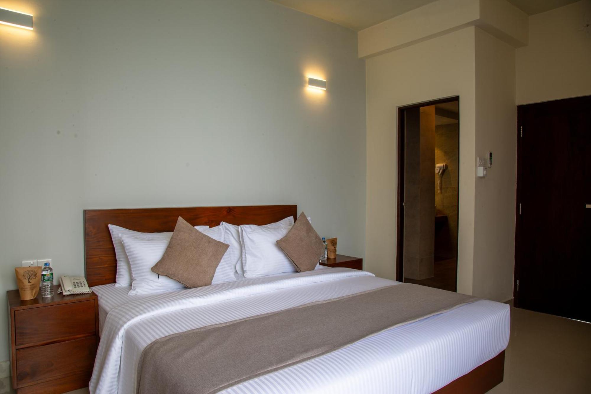 Marine Suites Colombo Esterno foto
