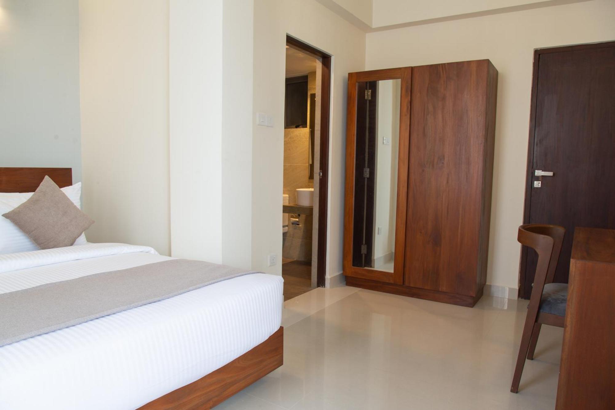 Marine Suites Colombo Esterno foto