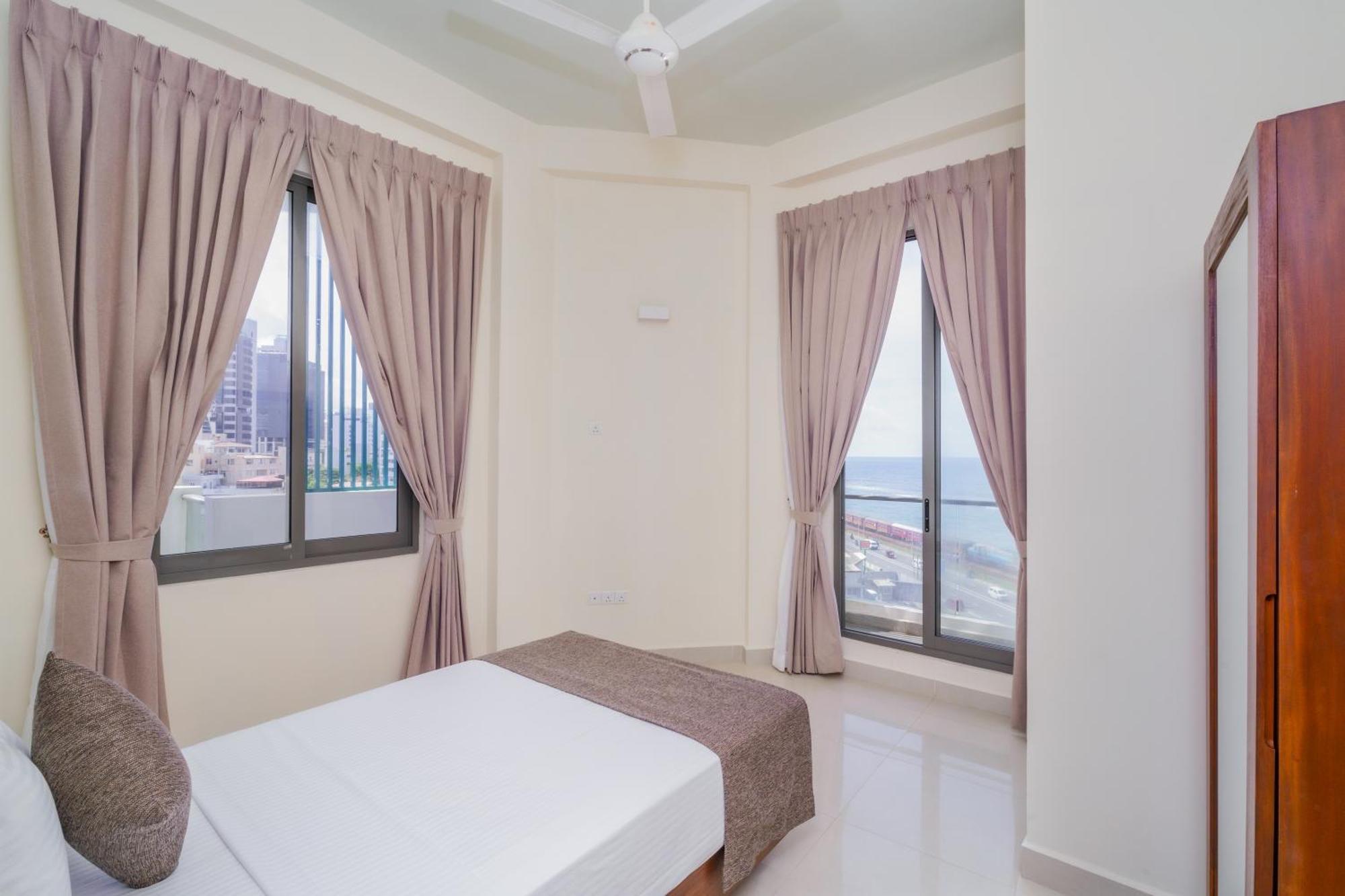 Marine Suites Colombo Esterno foto