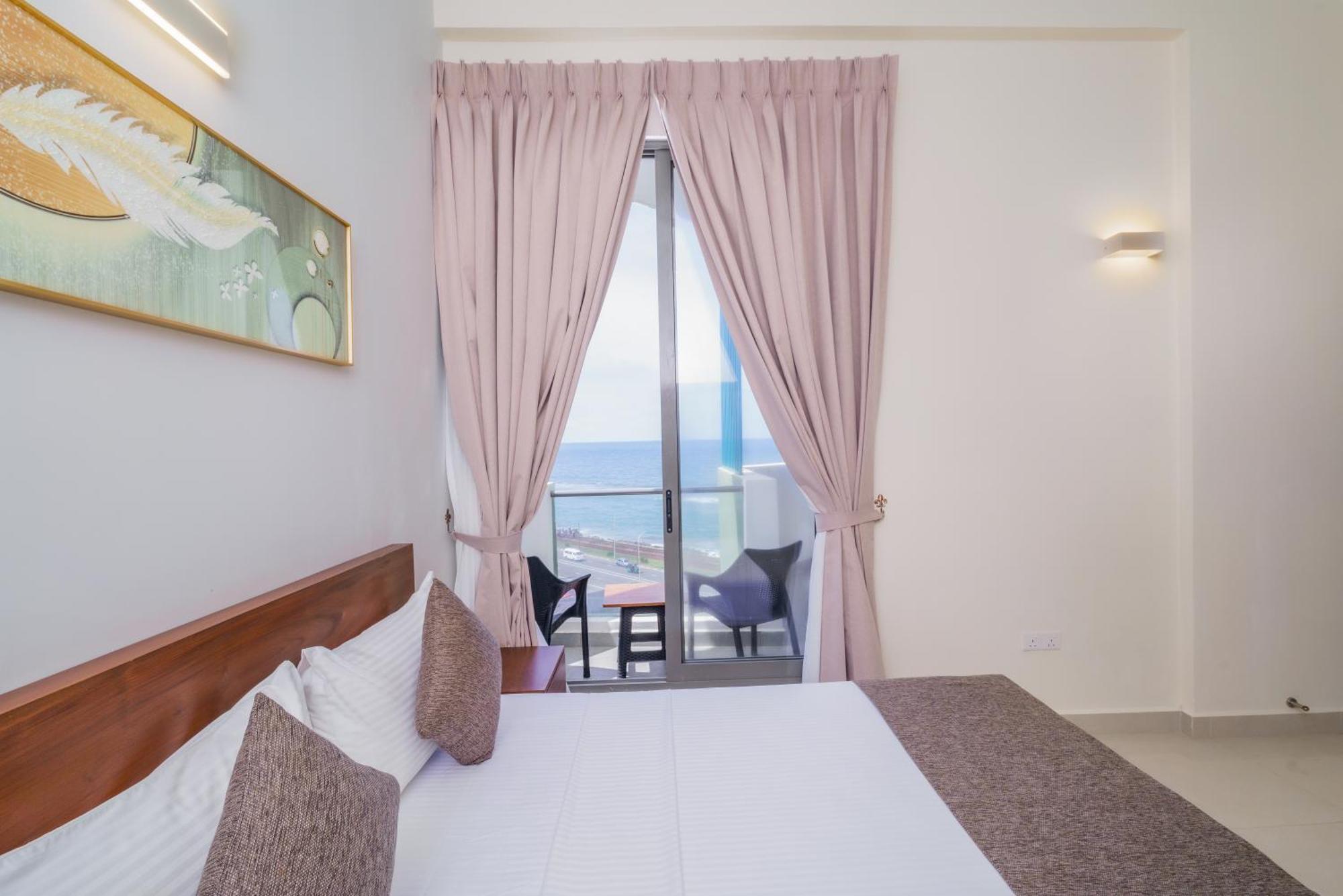 Marine Suites Colombo Esterno foto